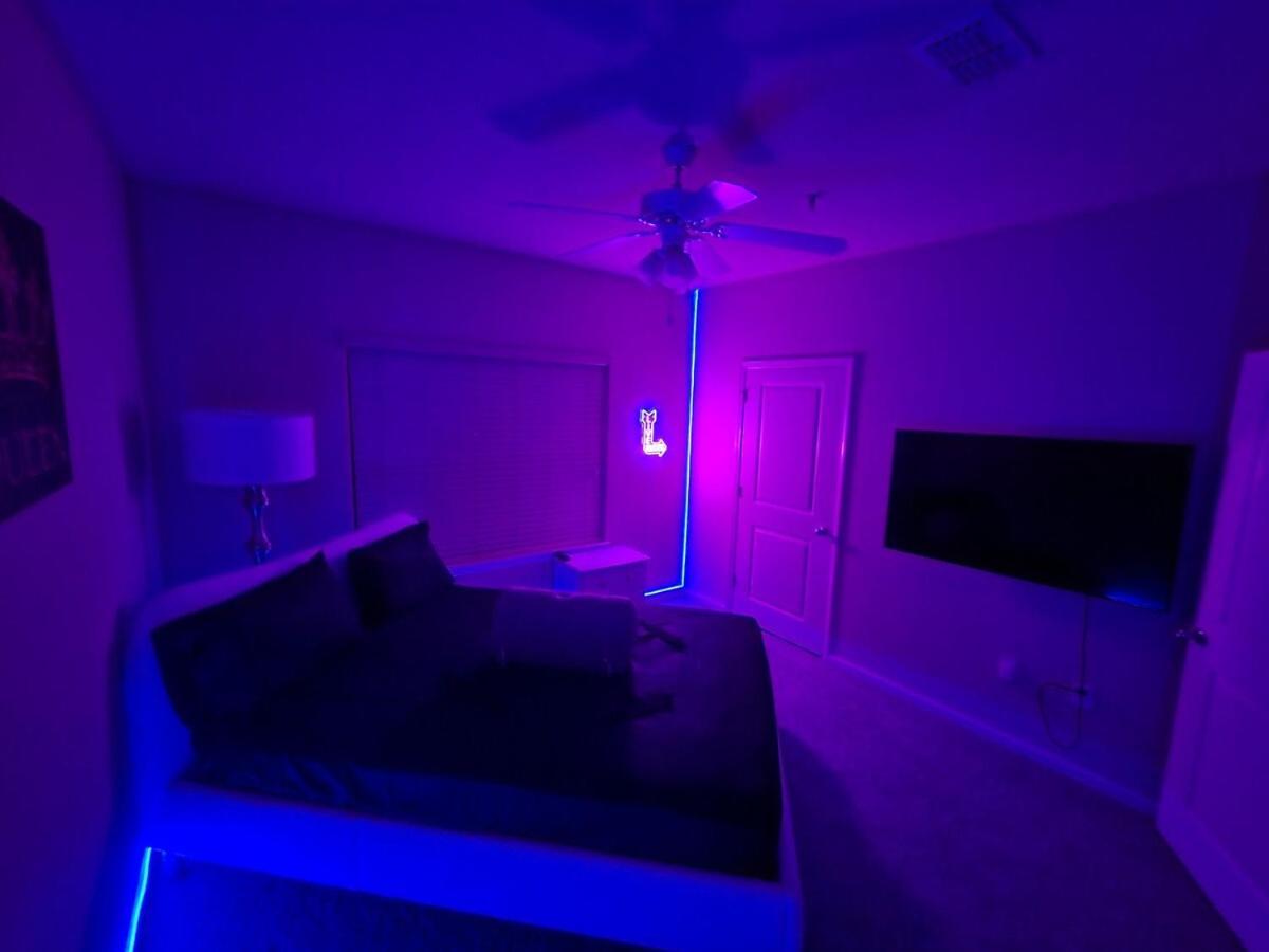 Two Couple Up - Adults Only! Instant Booking Let'S Play Charlotte Exterior photo