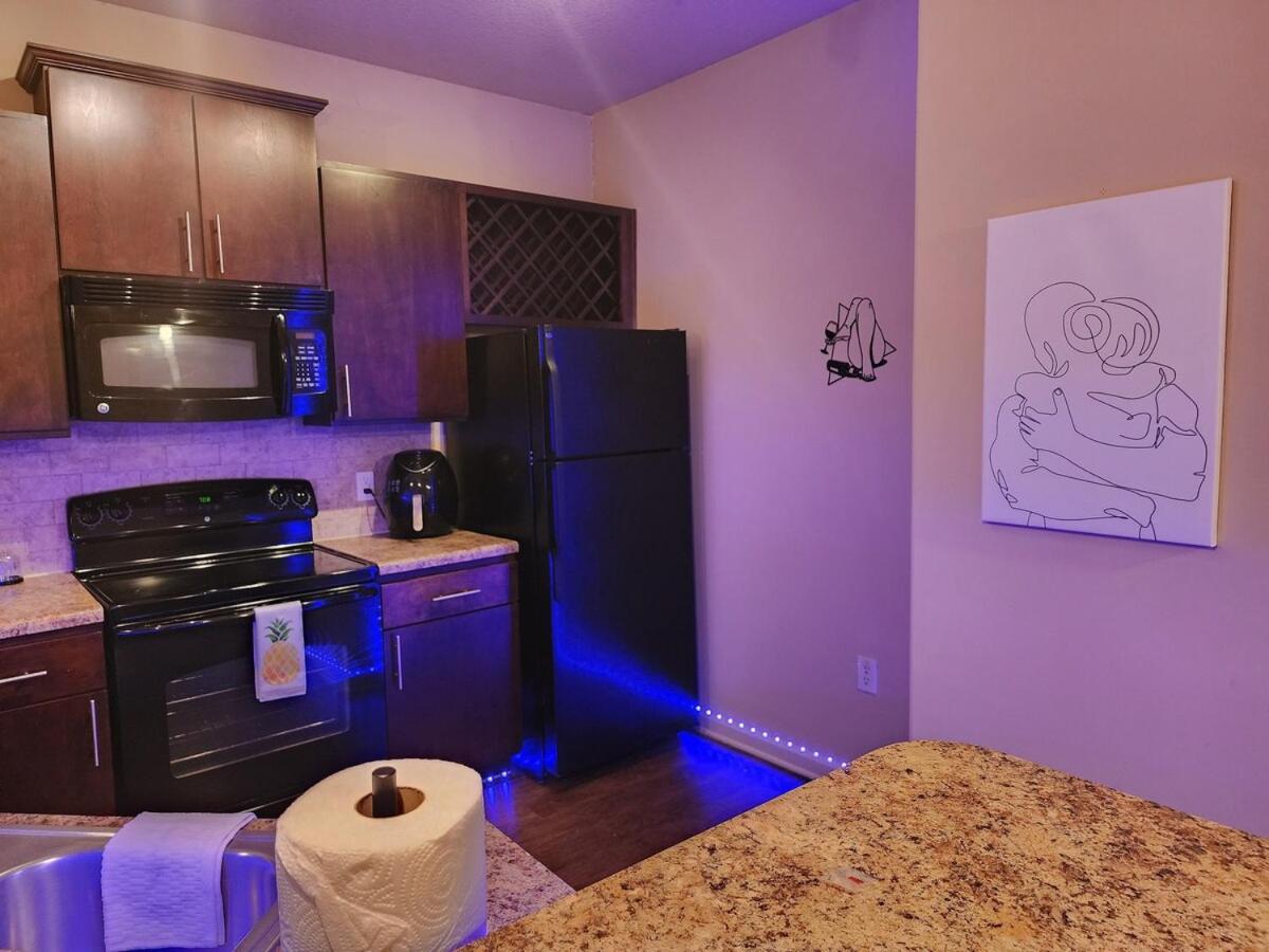 Two Couple Up - Adults Only! Instant Booking Let'S Play Charlotte Exterior photo