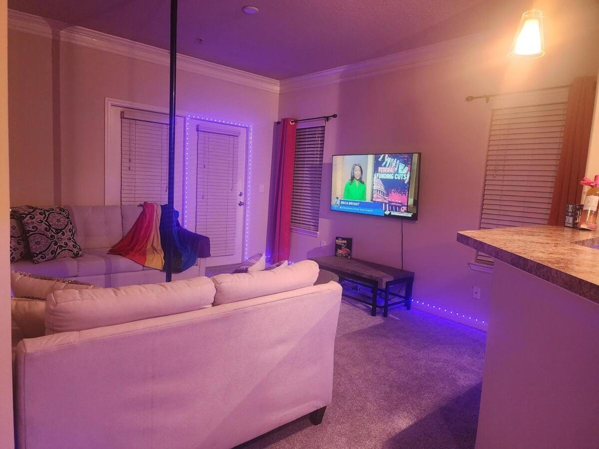 Two Couple Up - Adults Only! Instant Booking Let'S Play Charlotte Exterior photo