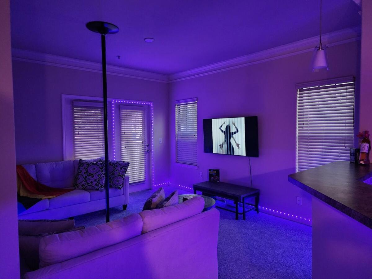 Two Couple Up - Adults Only! Instant Booking Let'S Play Charlotte Exterior photo